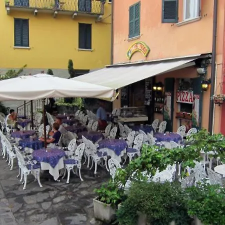 Pradello Sleeps 6 Pool Air Con *